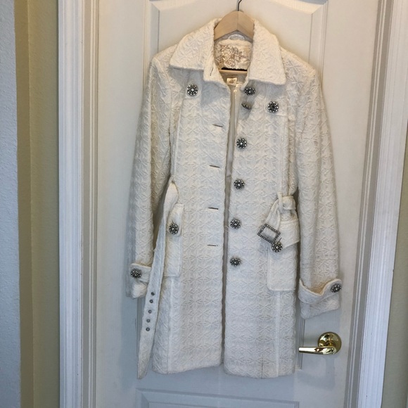 Arden B White Coat - Picture 3 of 10